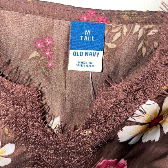 Old Navy silky v-neck sleeveless top - Picture 2 of 4